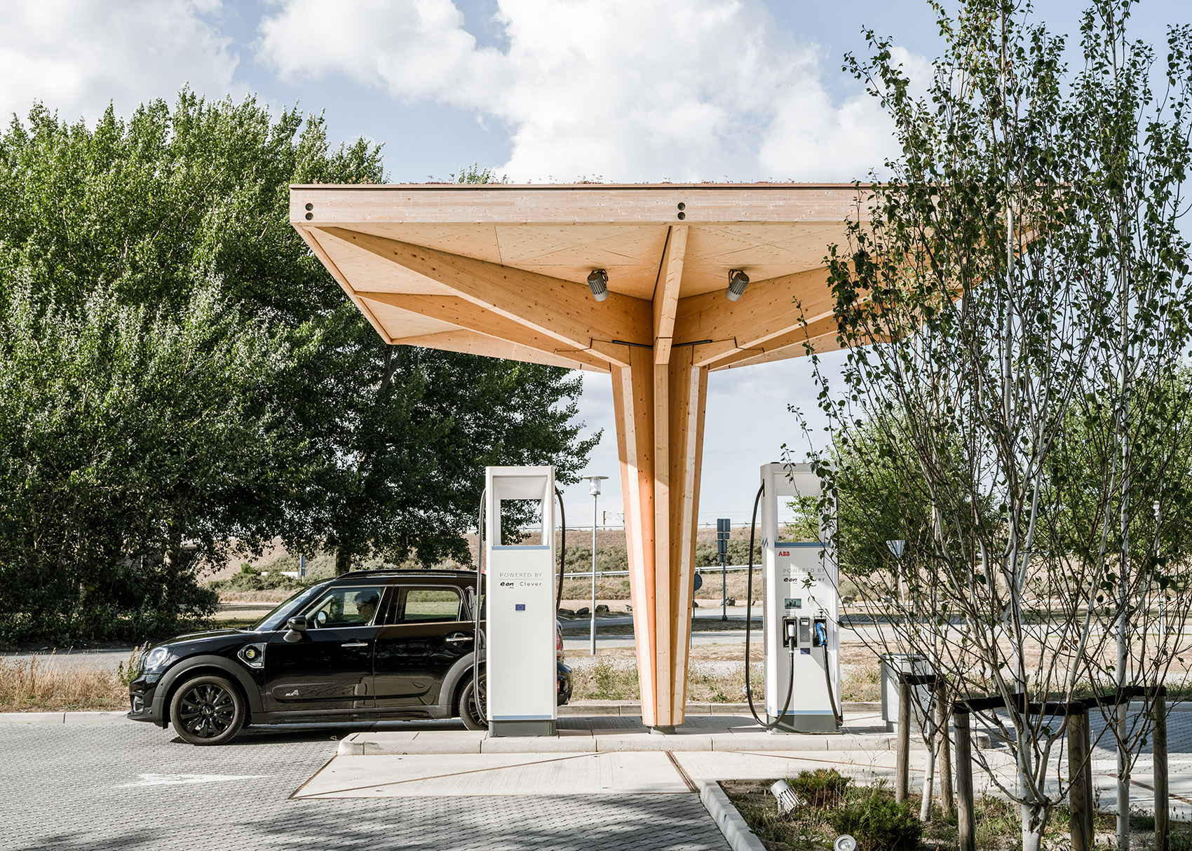 ultra-fast-charging-stations-for-electric-cars-by-cobe