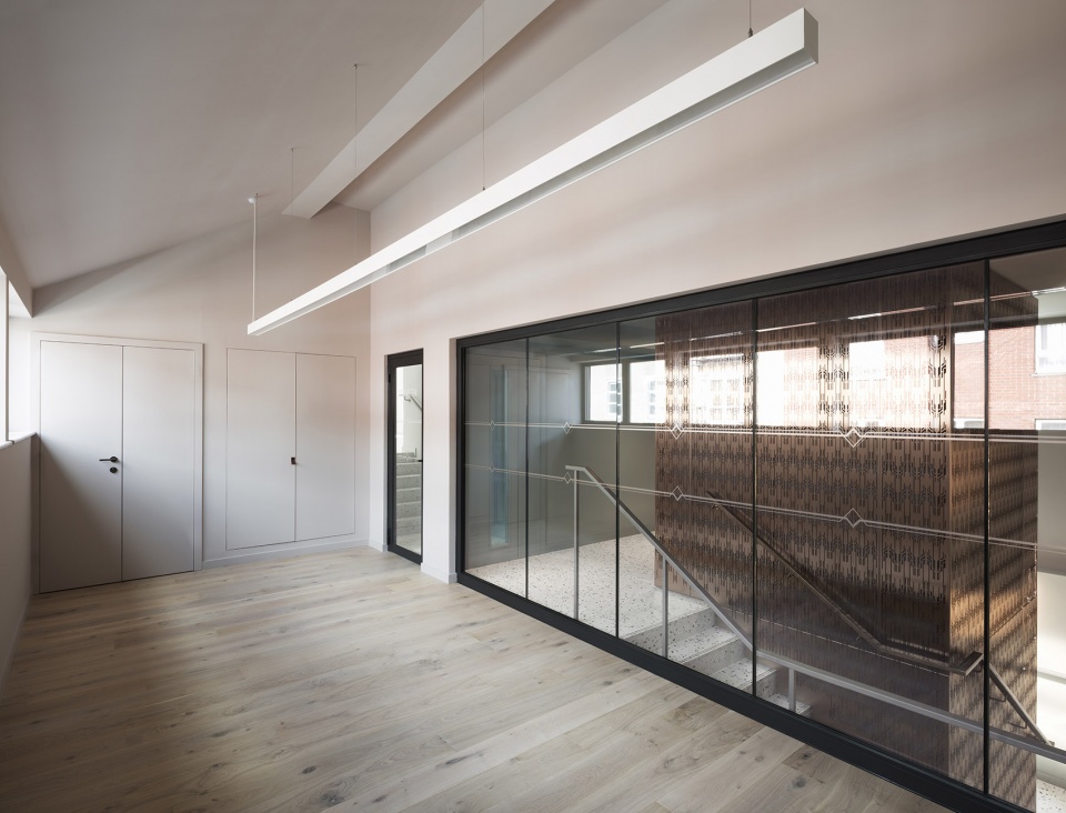 the gaslight bureau de change dmfk