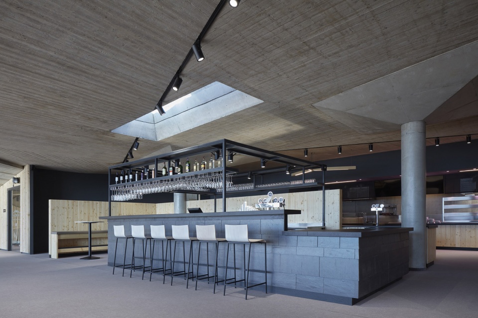 bachledka summit facilities by compass architekti