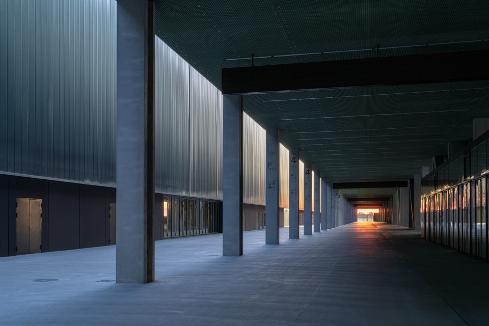 meett toulouse exhibition and convention centre by oma
