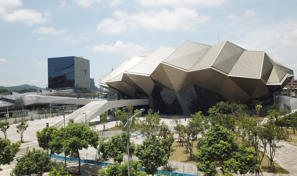 performance hall at the taipei music center by rur architecture