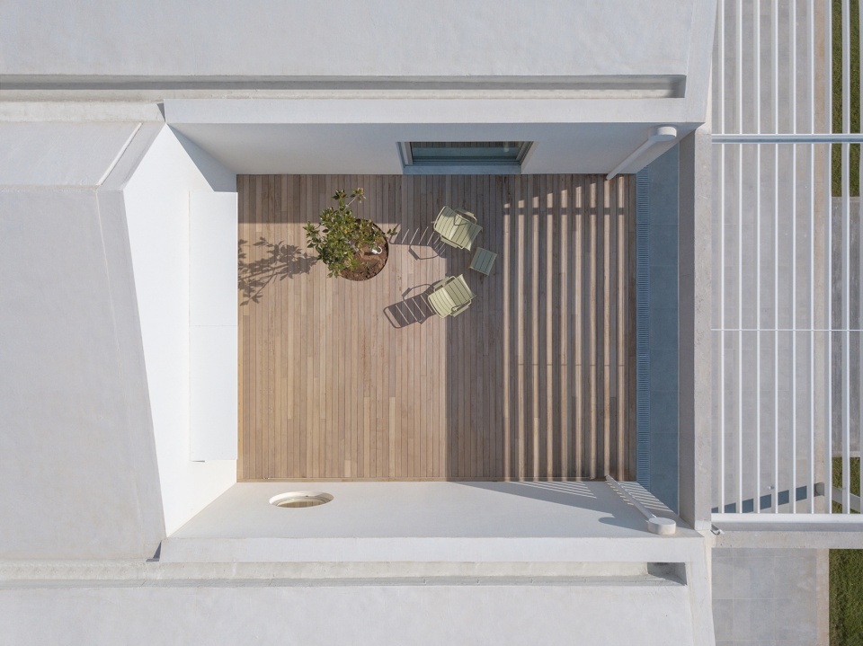 beach house neratza by rctech
