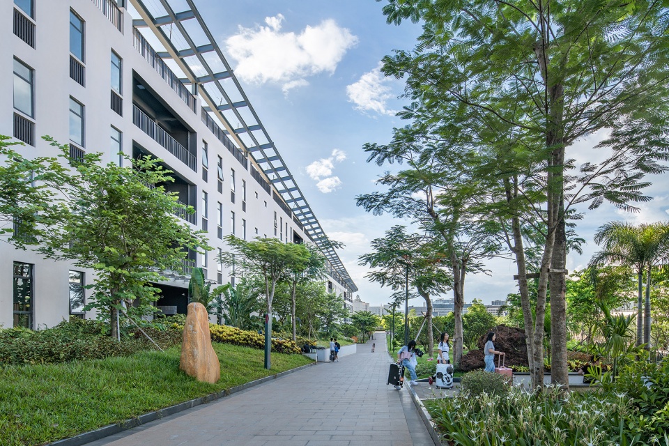 haikou school of the affiliated high school of peking university china by crossboundaries