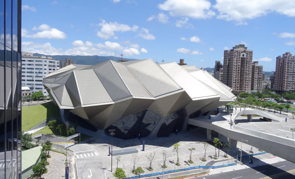 performance hall at the taipei music center by rur architecture