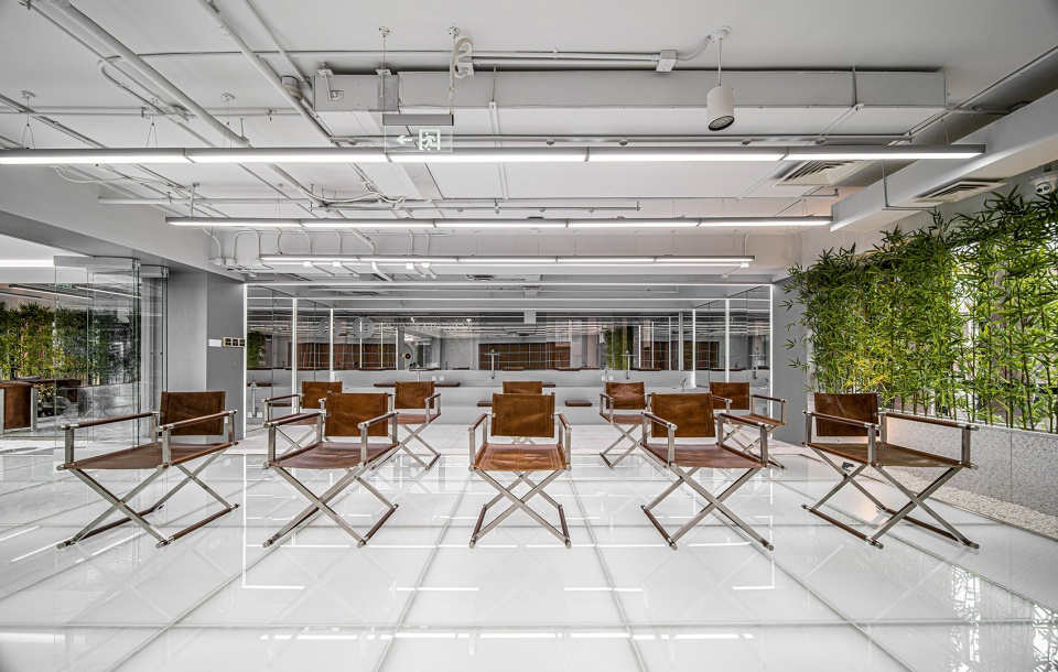 jinmao capital j space china by daga architects