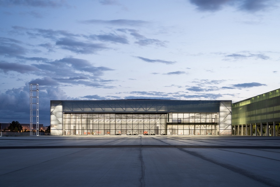 meett toulouse exhibition and convention centre by oma
