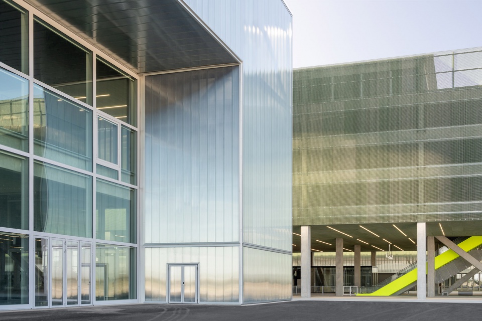 meett toulouse exhibition and convention centre by oma