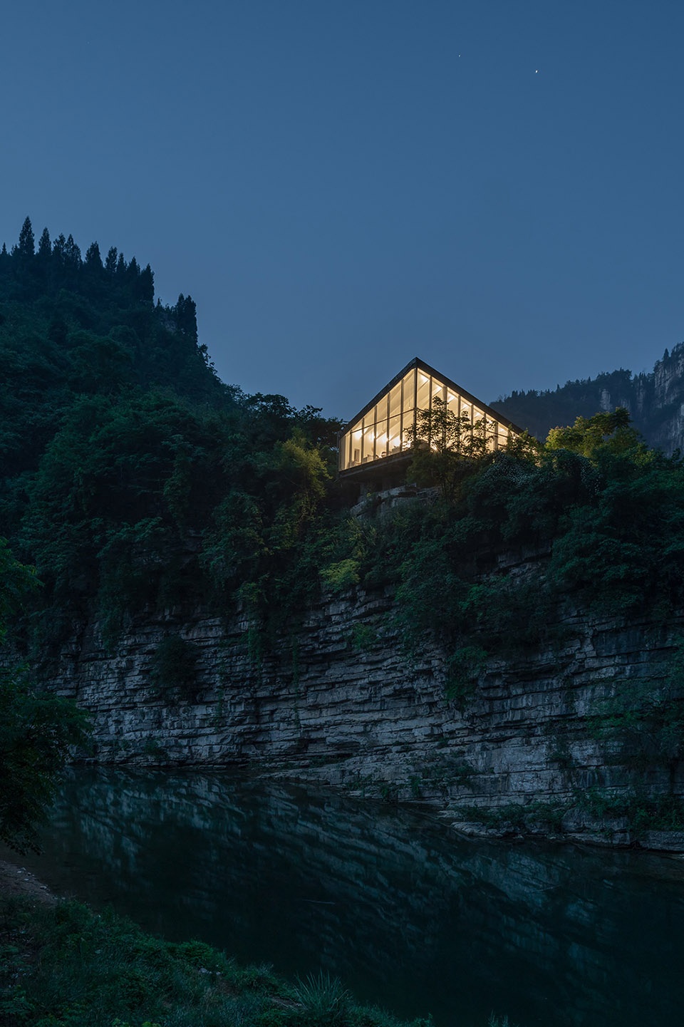 renovation of the 809 arsenal relics rimrock tea bar china by 3andwich designhe wei studio