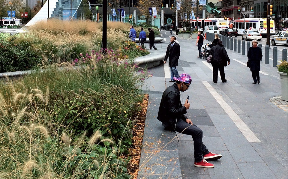2020 urban design award of excellence:dilworth park by olin