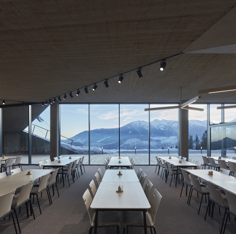 bachledka summit facilities by compass architekti
