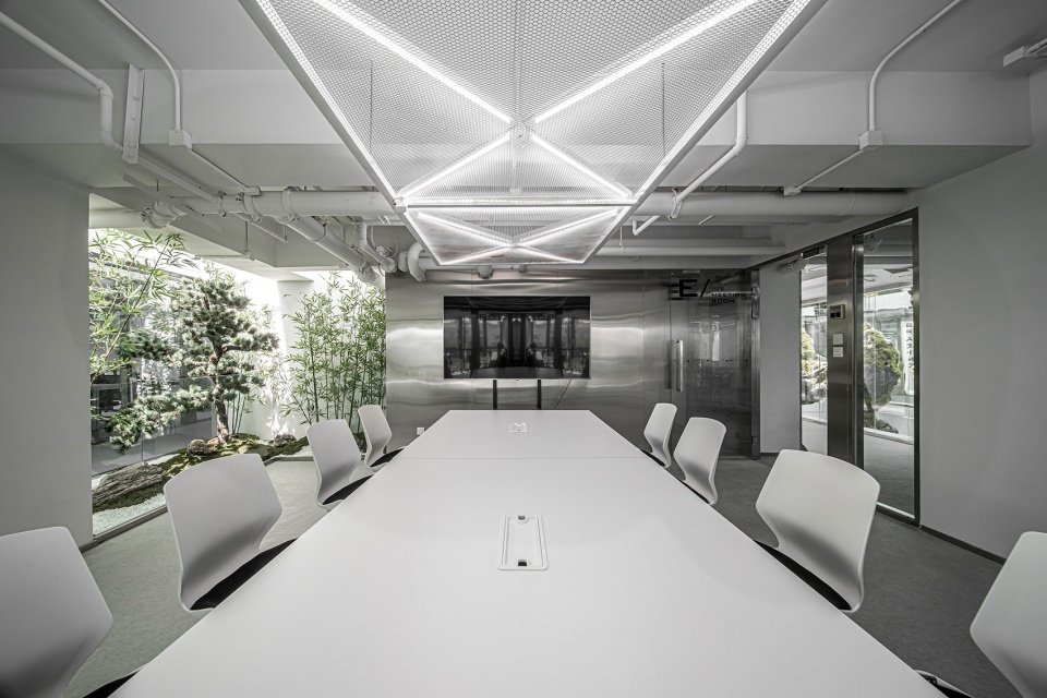 jinmao capital j space china by daga architects