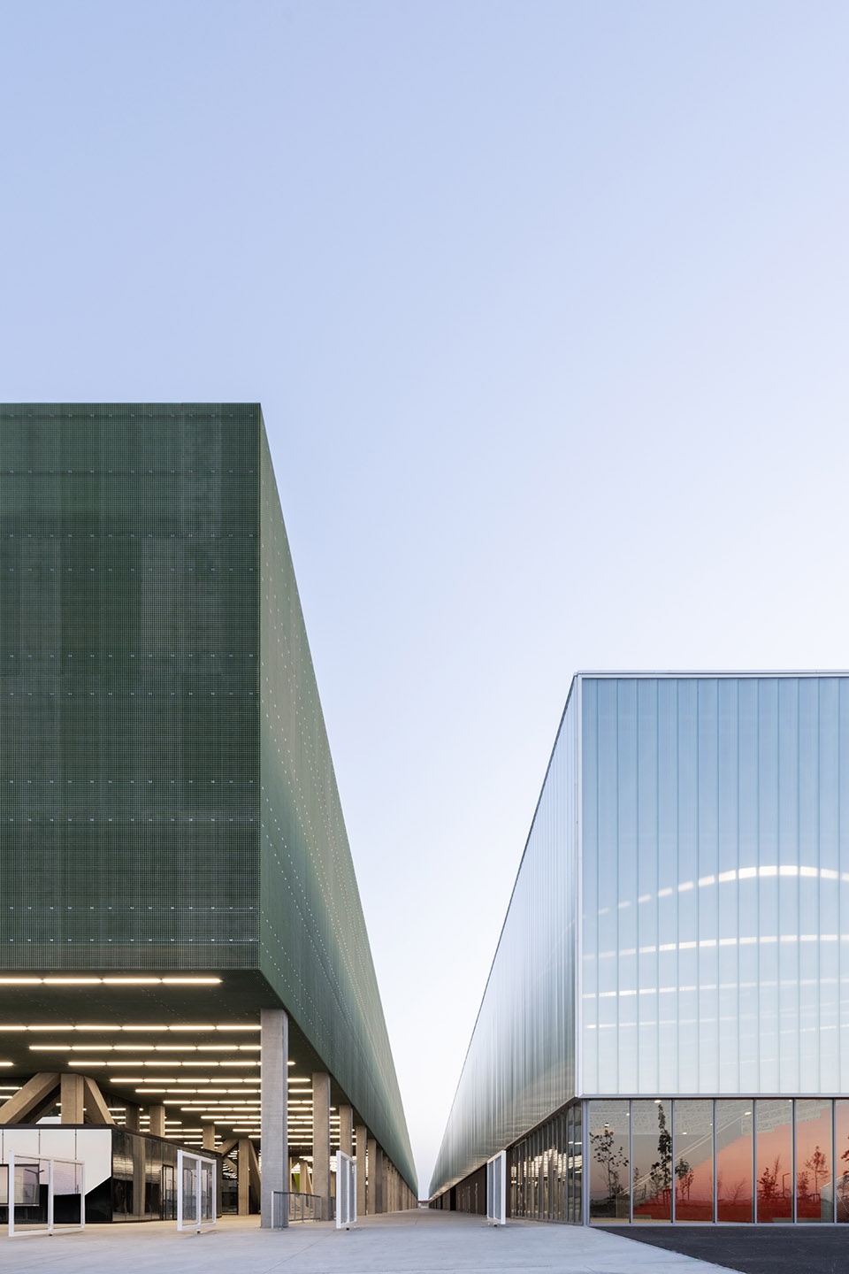 meett toulouse exhibition and convention centre by oma