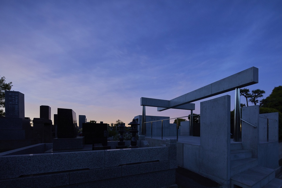 the grave of kamakura yukinoshita church by takeshi hosaka architects