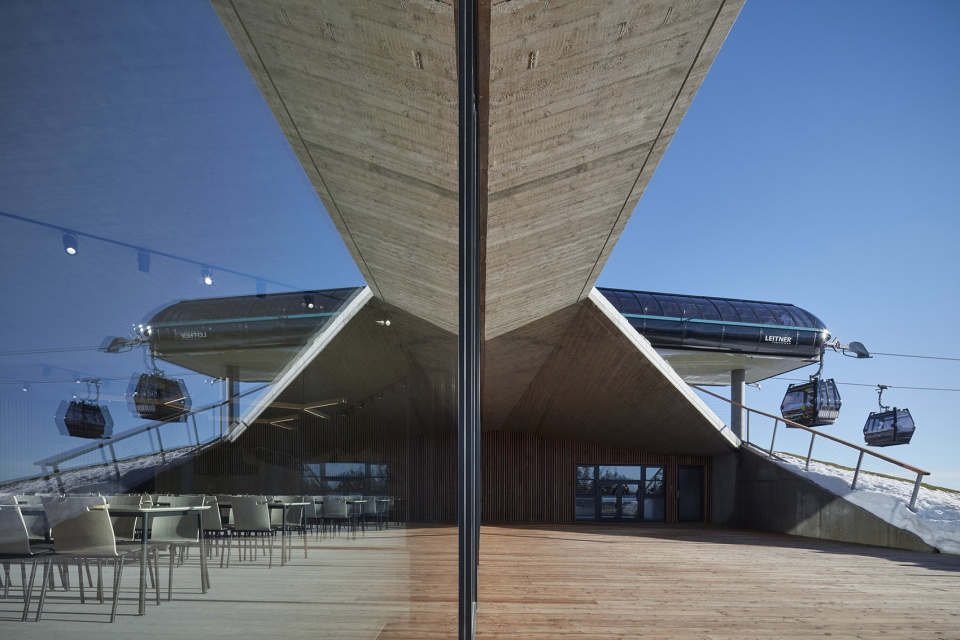 bachledka summit facilities by compass architekti