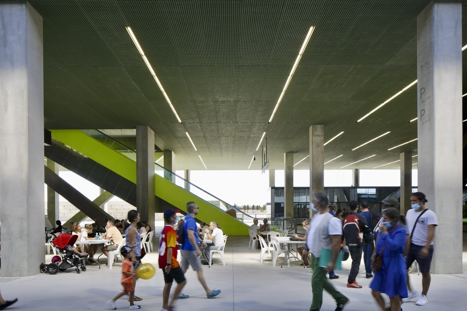 meett toulouse exhibition and convention centre by oma