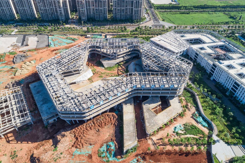 haikou school of the affiliated high school of peking university china by crossboundaries