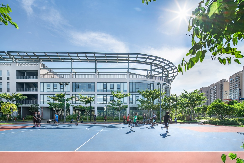 haikou school of the affiliated high school of peking university china by crossboundaries