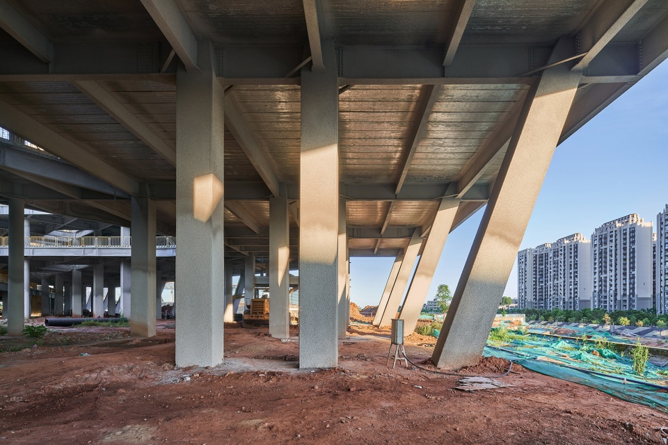 haikou school of the affiliated high school of peking university china by crossboundaries
