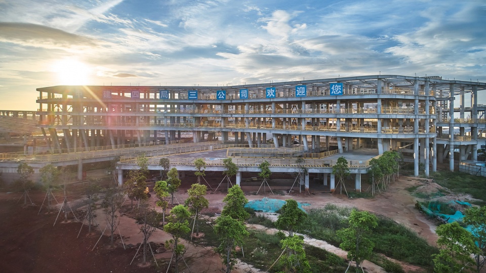 haikou school of the affiliated high school of peking university china by crossboundaries