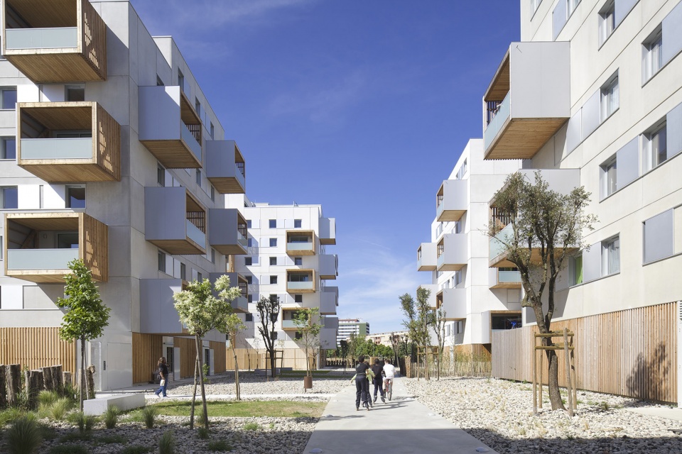square maimat muret by emma blanc paysage