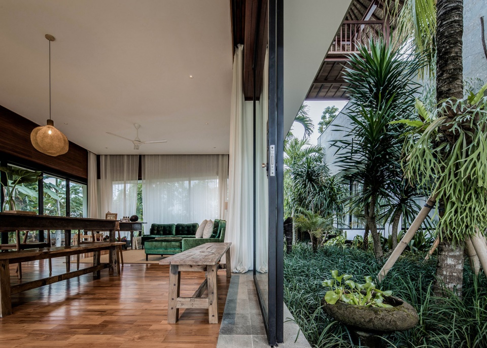 haus flora by alexis dornier