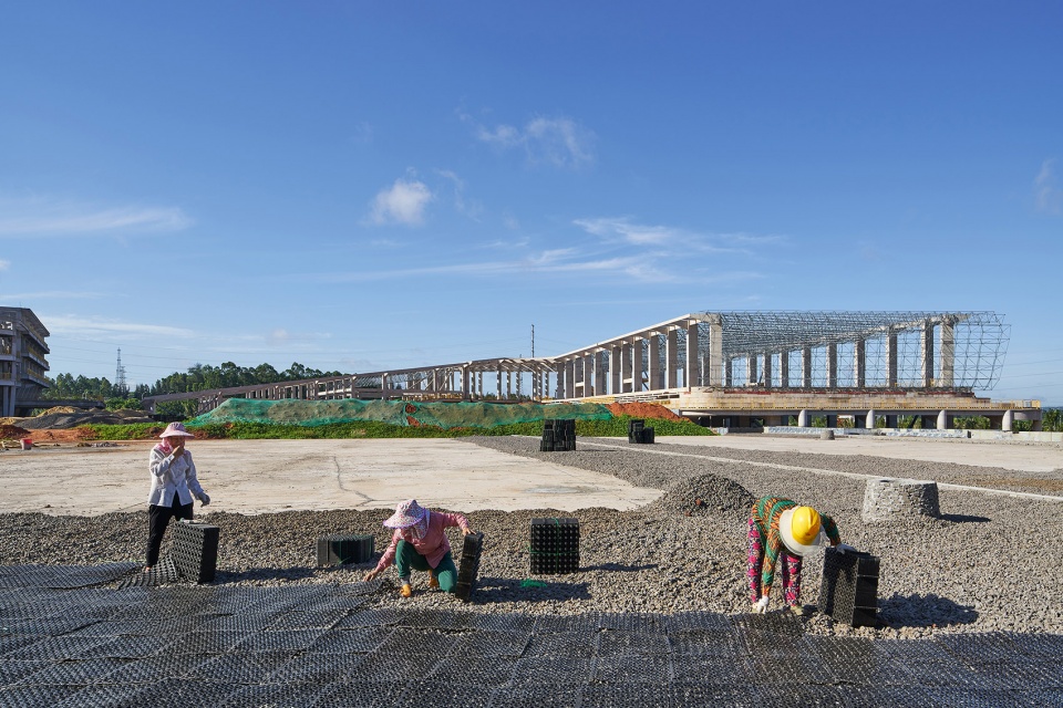 haikou school of the affiliated high school of peking university china by crossboundaries