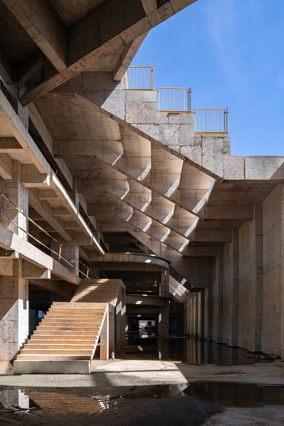 haikou school of the affiliated high school of peking university china by crossboundaries