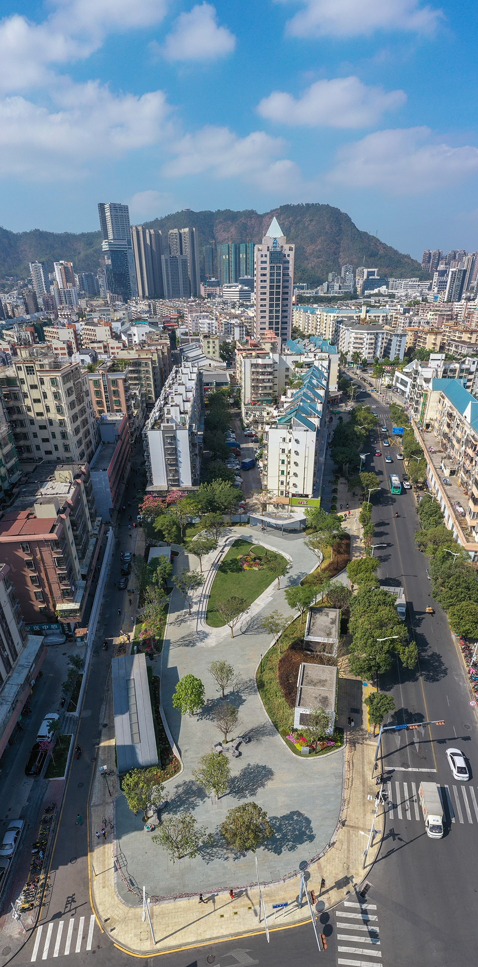 Dongjiaotou Metro Station Park LA Design Group