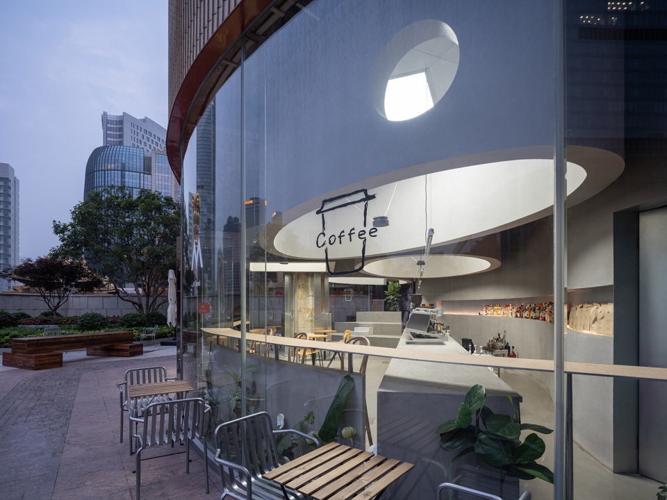 M Stand at Jing’an Temple ZN Studio