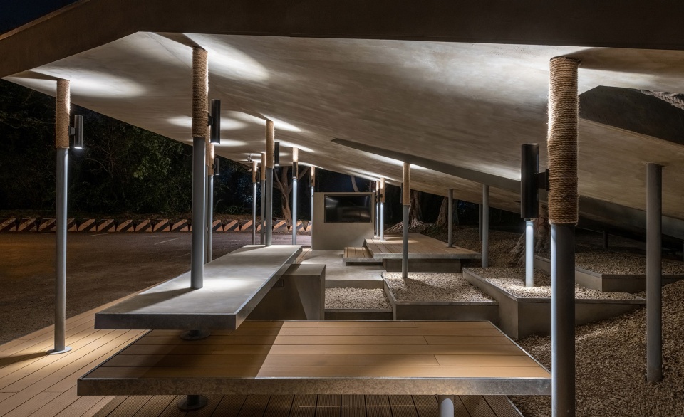 NCTU Bus Stop CHU Studio