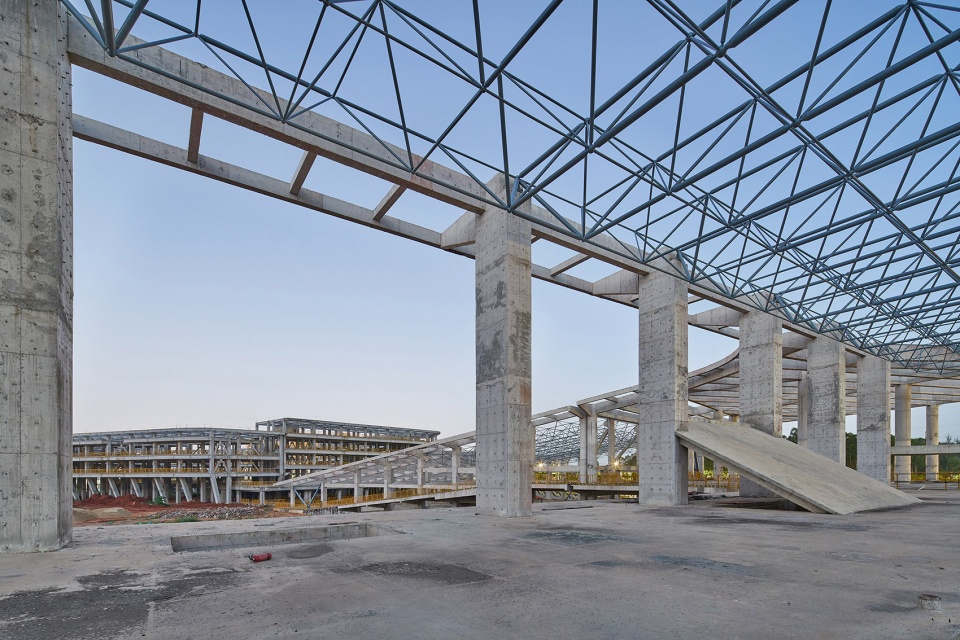 haikou school of the affiliated high school of peking university china by crossboundaries