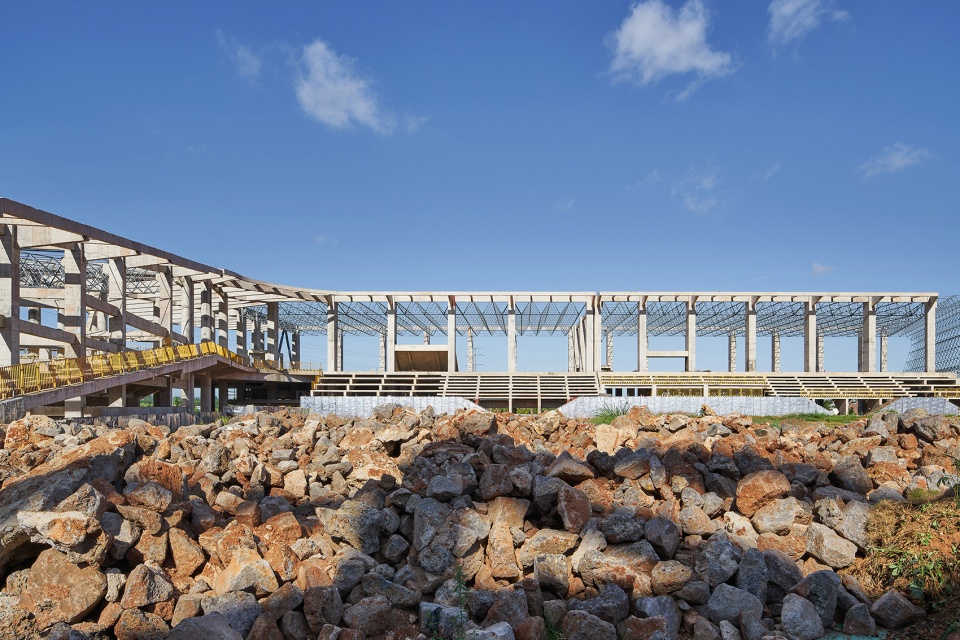 haikou school of the affiliated high school of peking university china by crossboundaries