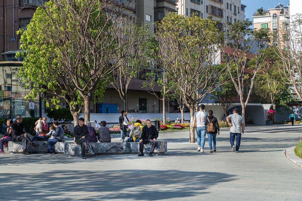 Dongjiaotou Metro Station Park LA Design Group
