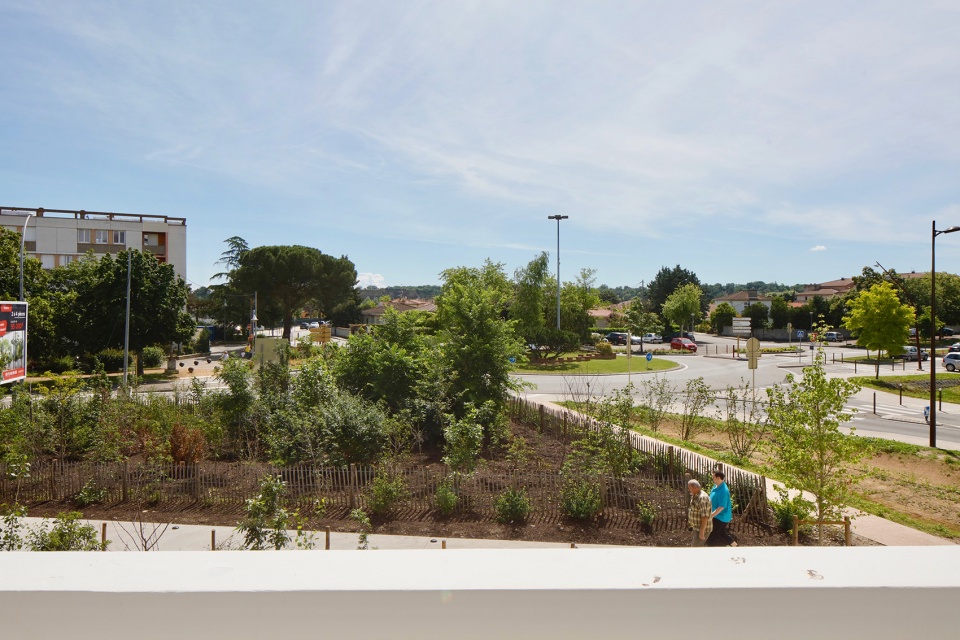 square maimat muret by emma blanc paysage
