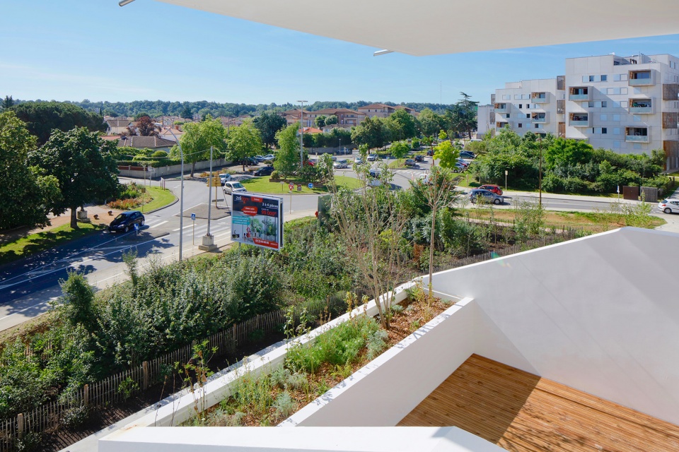 square maimat muret by emma blanc paysage