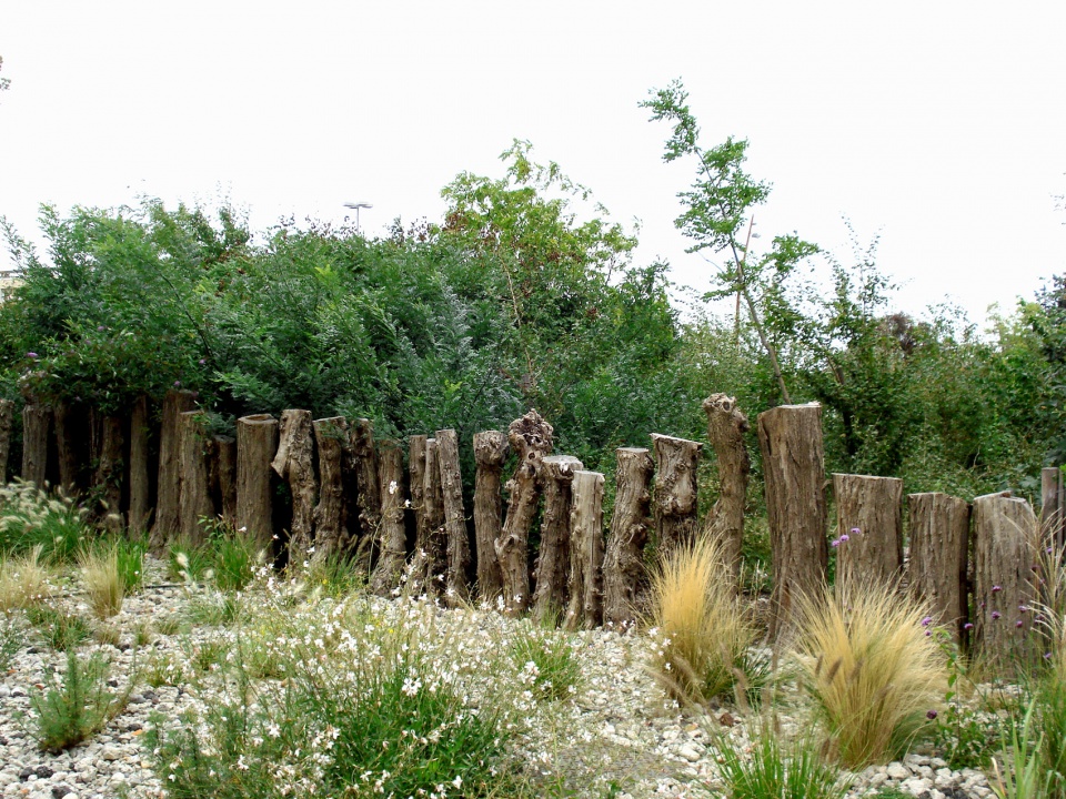 square maimat muret by emma blanc paysage