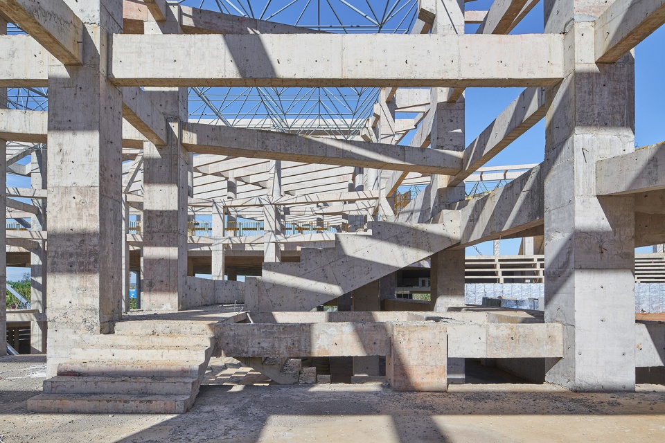 haikou school of the affiliated high school of peking university china by crossboundaries