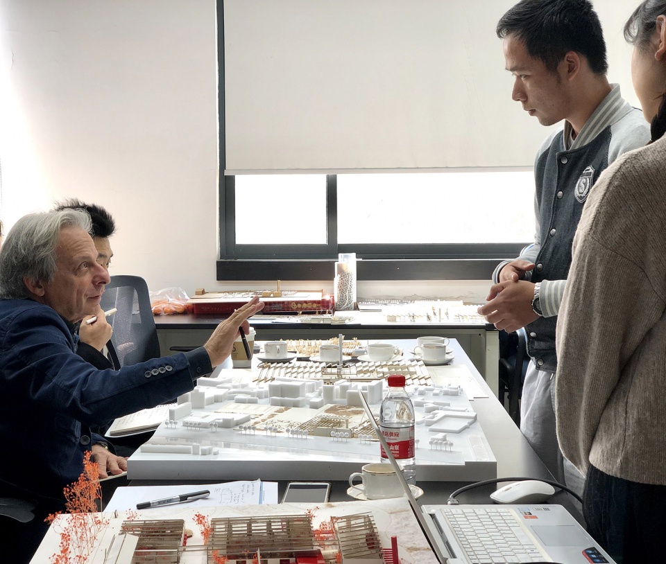 a gooood interview zhang tong