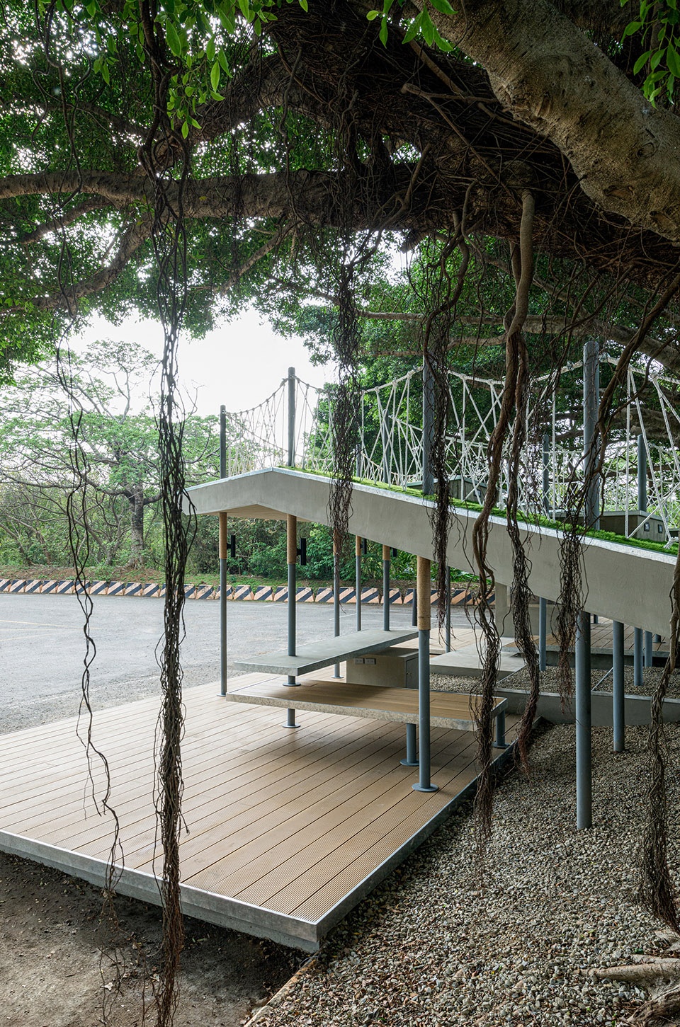 NCTU Bus Stop CHU Studio