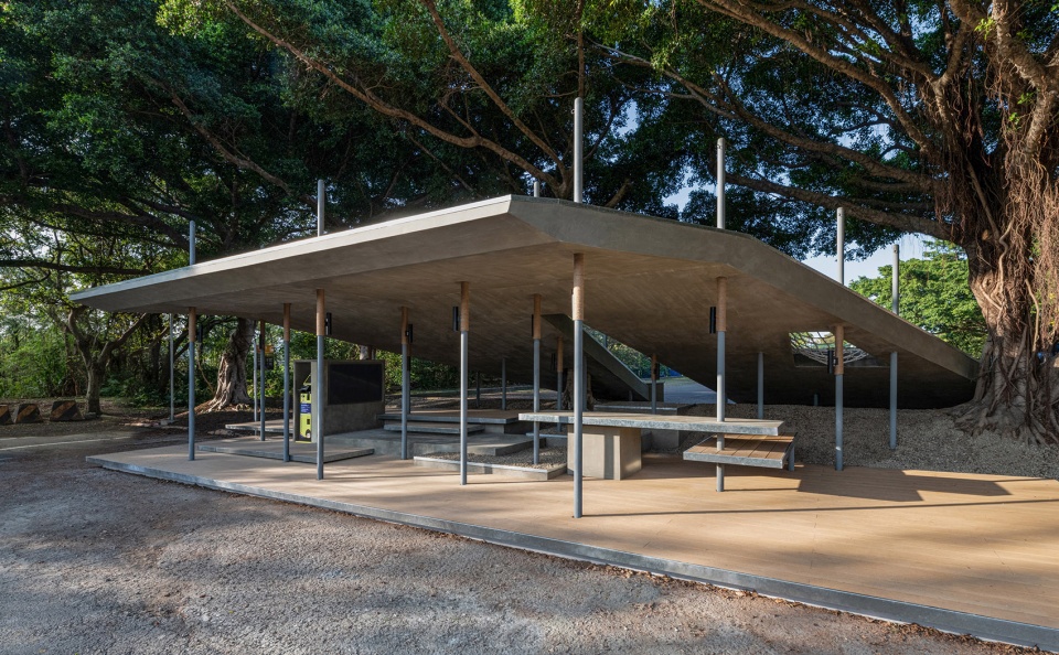 NCTU Bus Stop CHU Studio