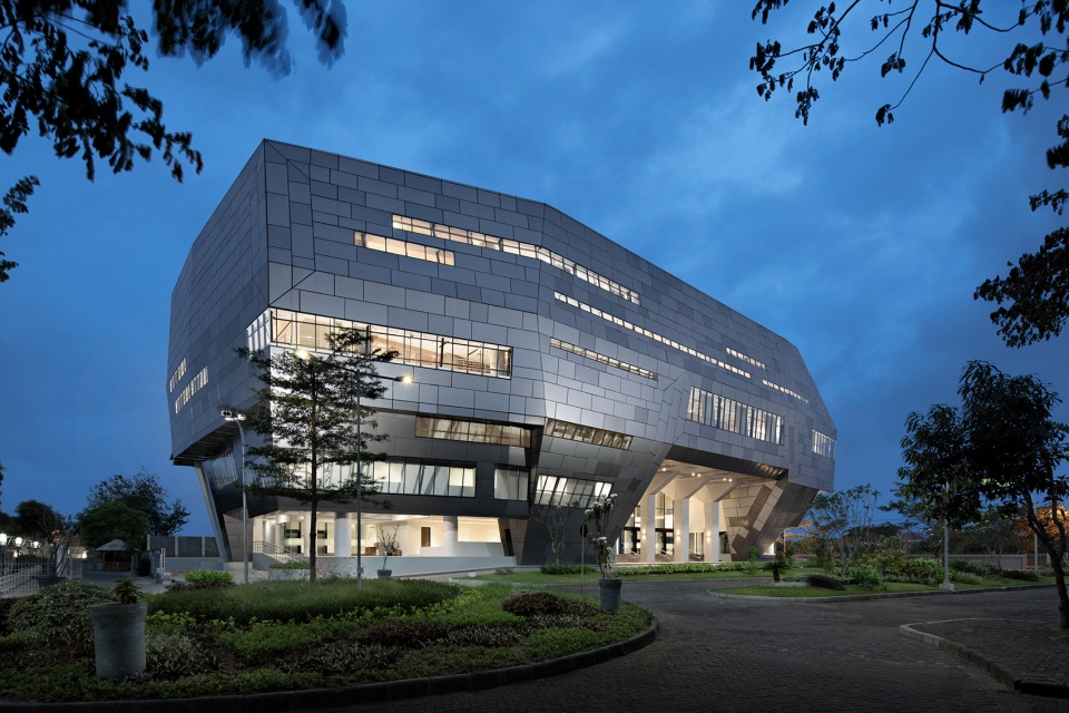 wm plenary hall indonesia by bgnr architects