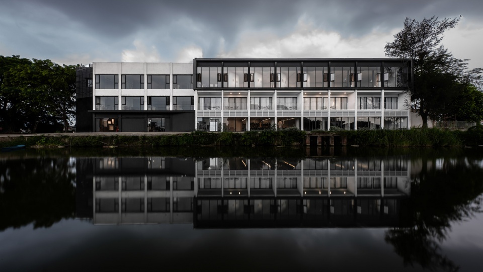 The Ink Pond Artist Hotel PMT Partners