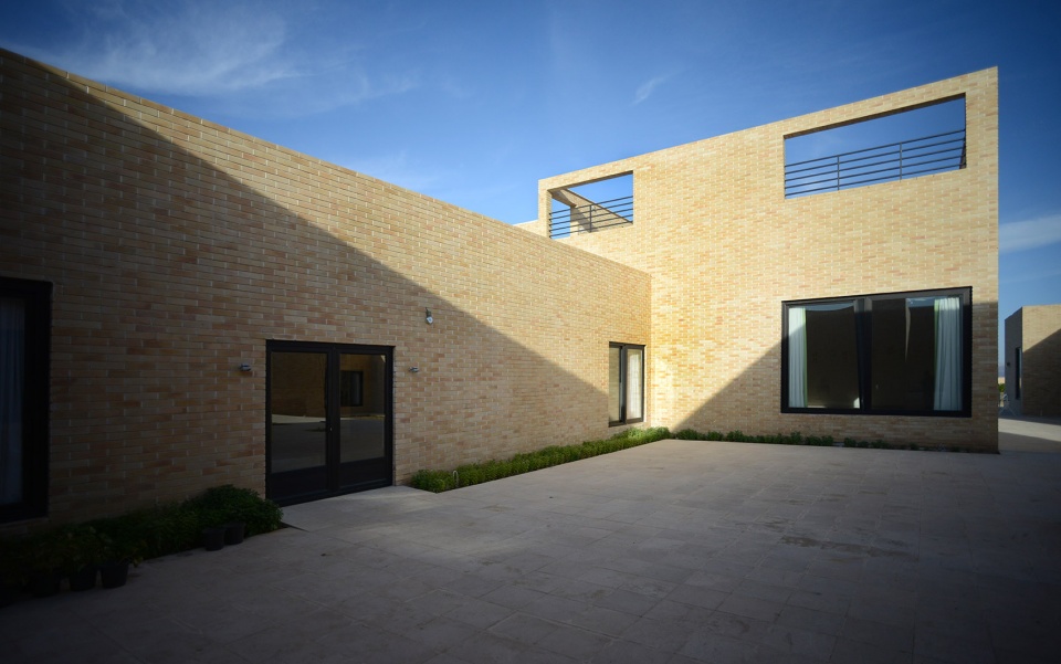 the noor e mobin g2 primary school semnan province iran by fea studio