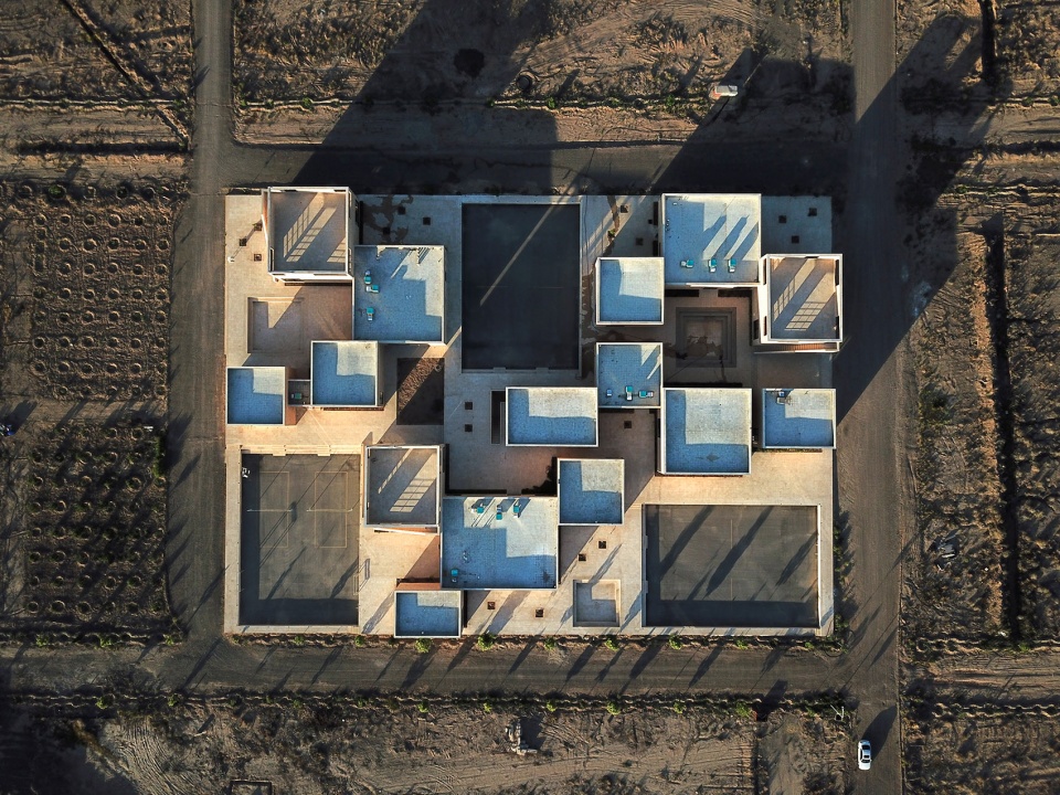 the noor e mobin g2 primary school semnan province iran by fea studio