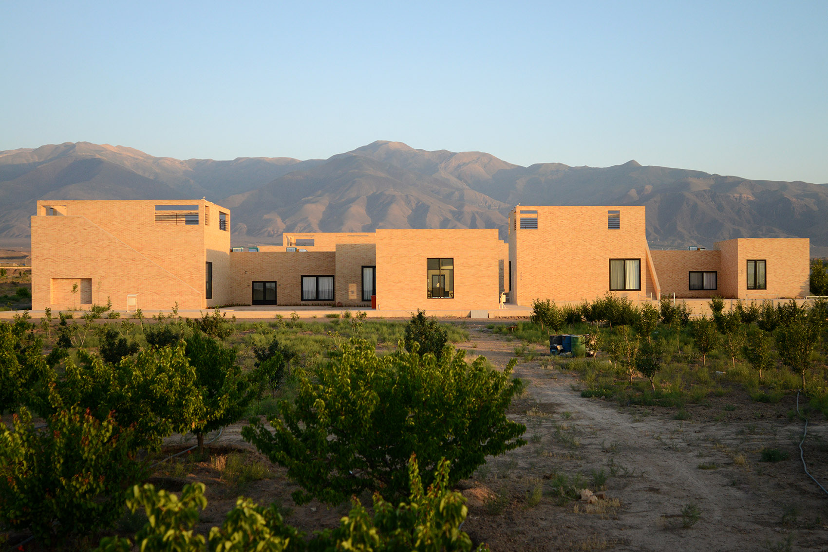 THE NOOR e MOBIN G2 PRIMARY SCHOOL, Semnan Province, Iran by FEA studio ...