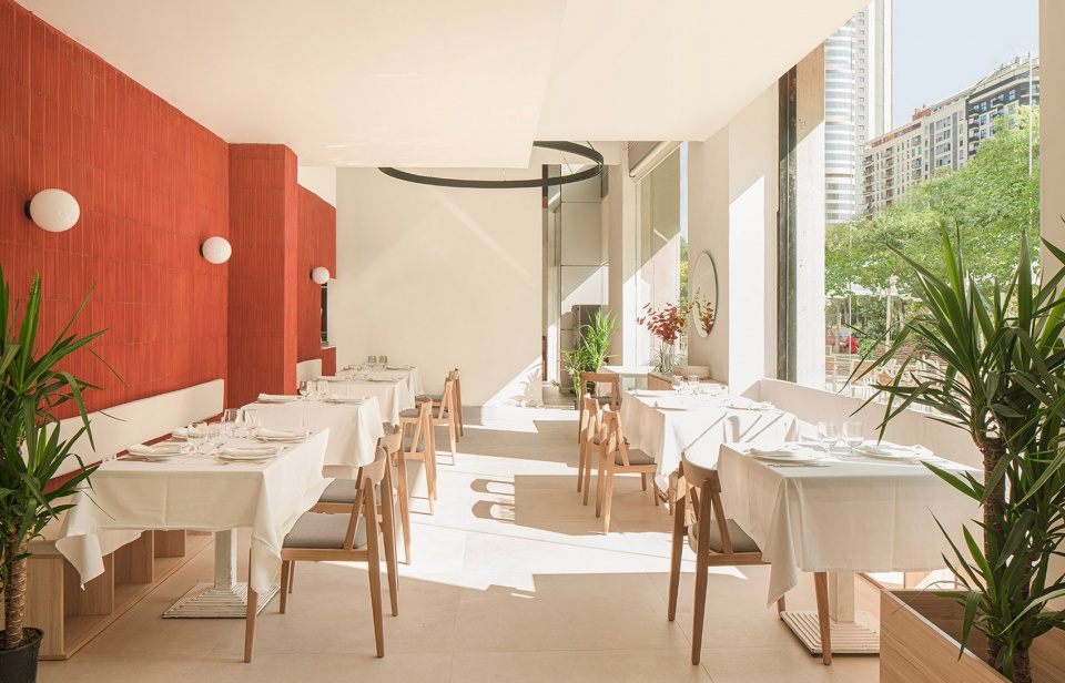 Chaos and Frenzy餐厅，巴伦西亚 / Carlos Segarra Arquitectos