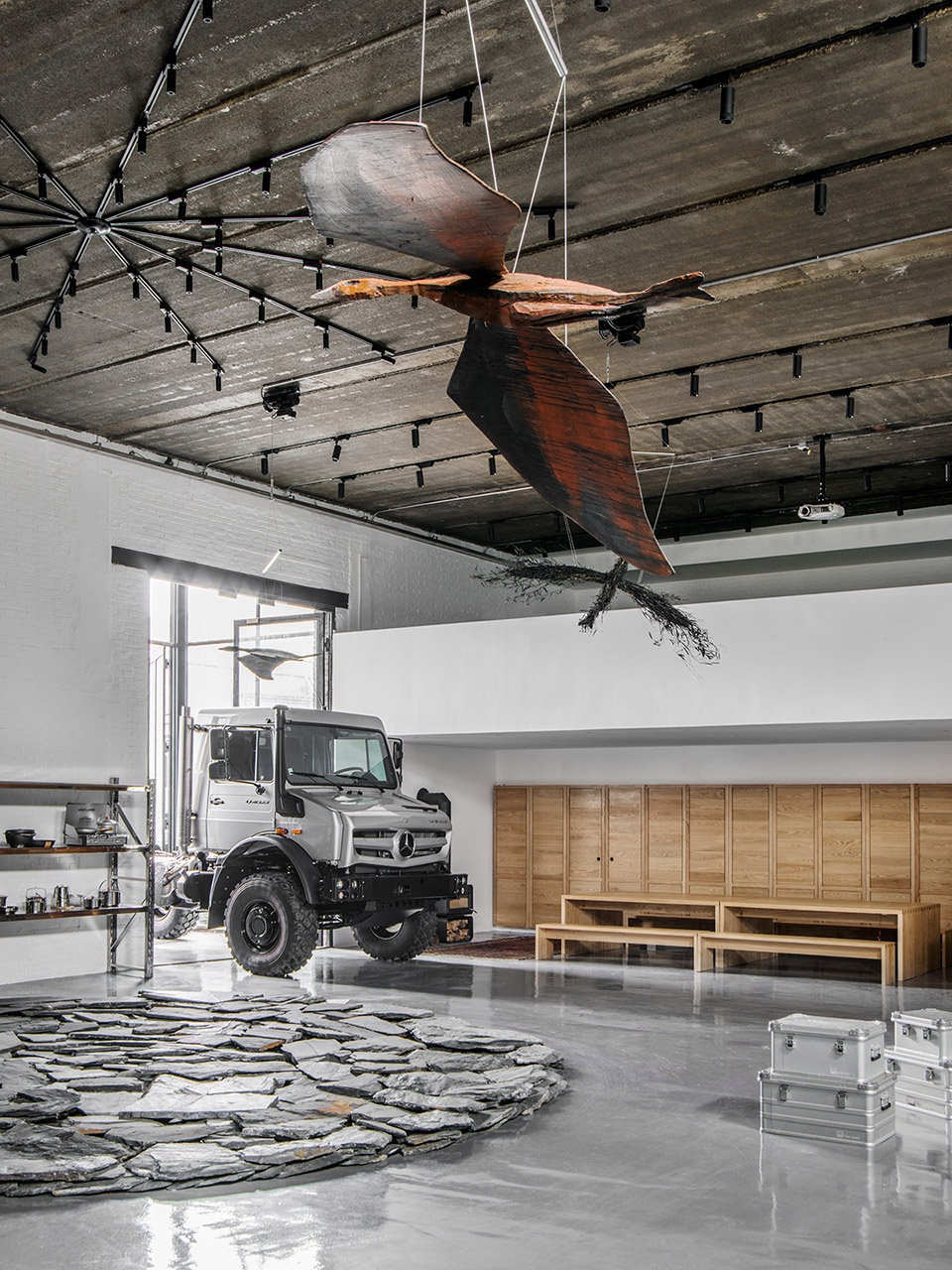 mercedes unimog showroom in beijing by guo ban er