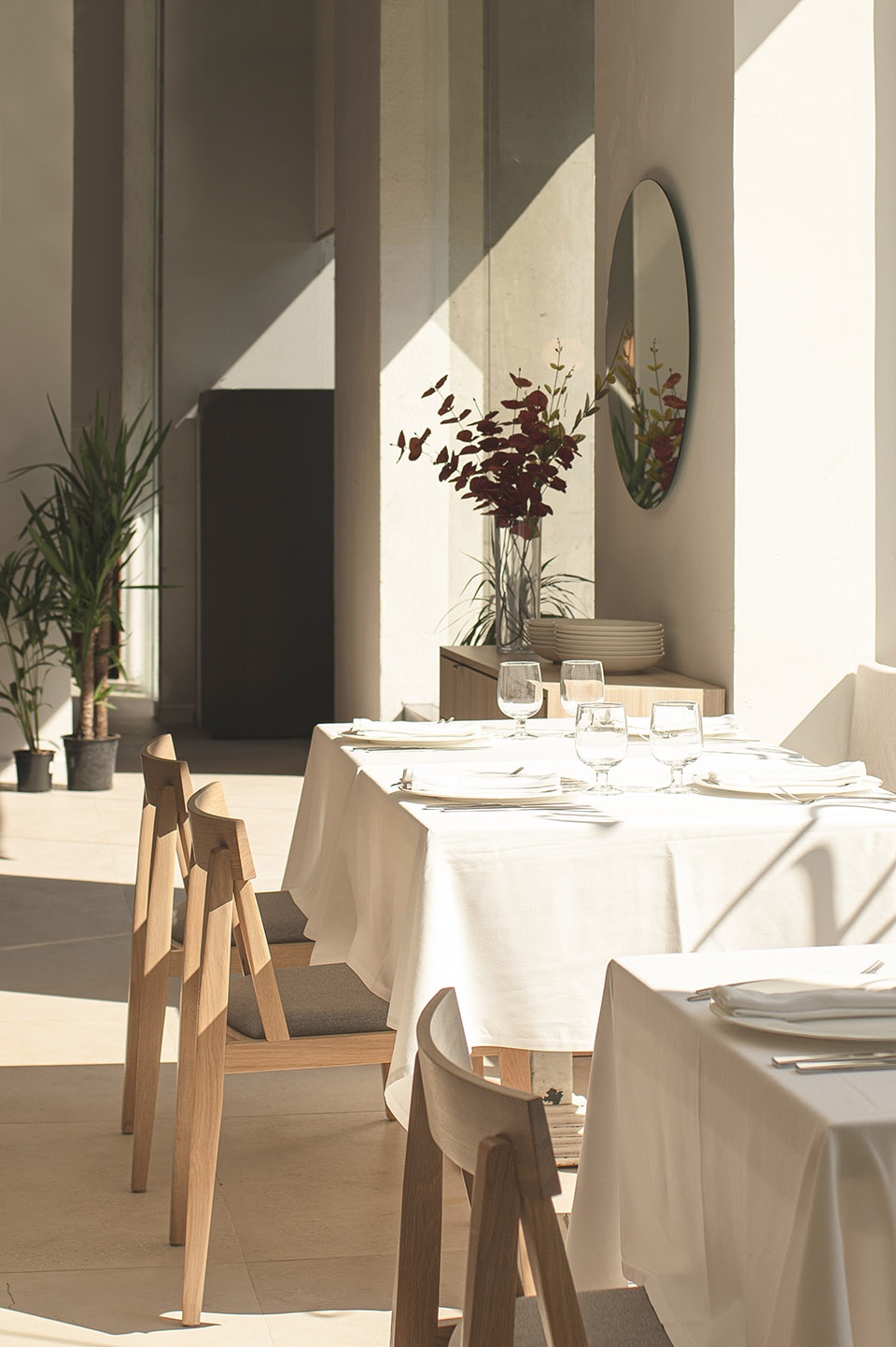 chaos and frenzy restaurant by carlos segarra arquitectos