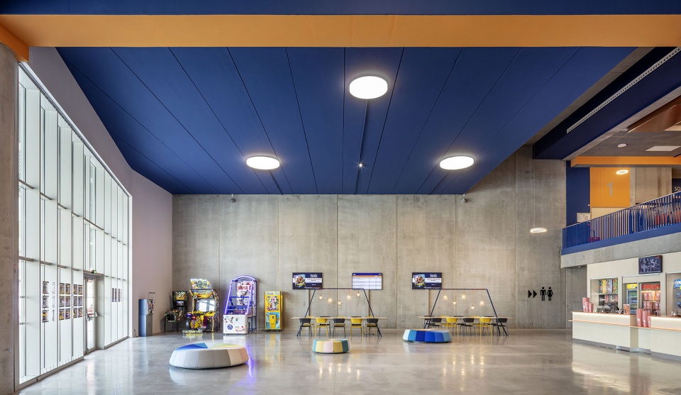 multiplex etoile cinemas by olivier palatre architectes