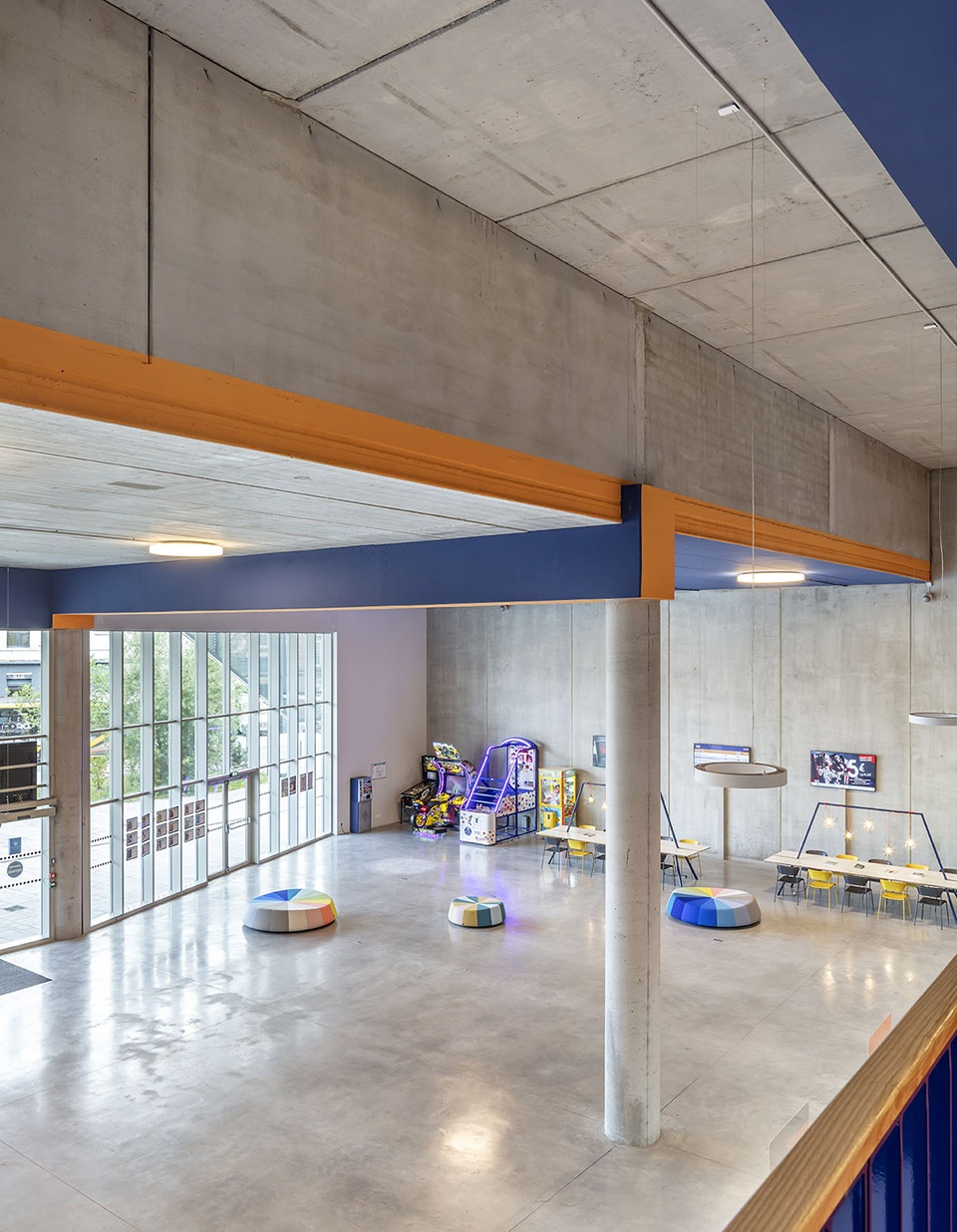 multiplex etoile cinemas by olivier palatre architectes
